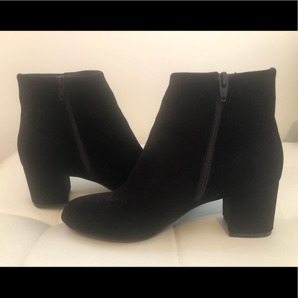 Madden Girl velvet booties - Picture 3 of 5